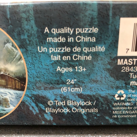 π NWOT round 700 piece Master Pieces puzzle - Picture 7 of 8